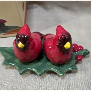 Cracker Barrel Christmas Cardinal Salt & Pepper Shakers Holly Tray Set New W Box